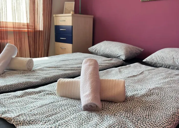 - Free Parking Apartment *